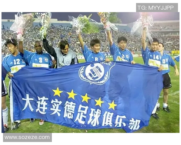 南京足球队整体压制革新之路探索与发展全景分析